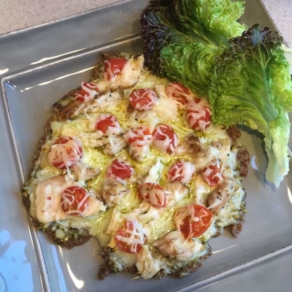 Crispy Tomato Basil Pesto Flatbread Pizzas