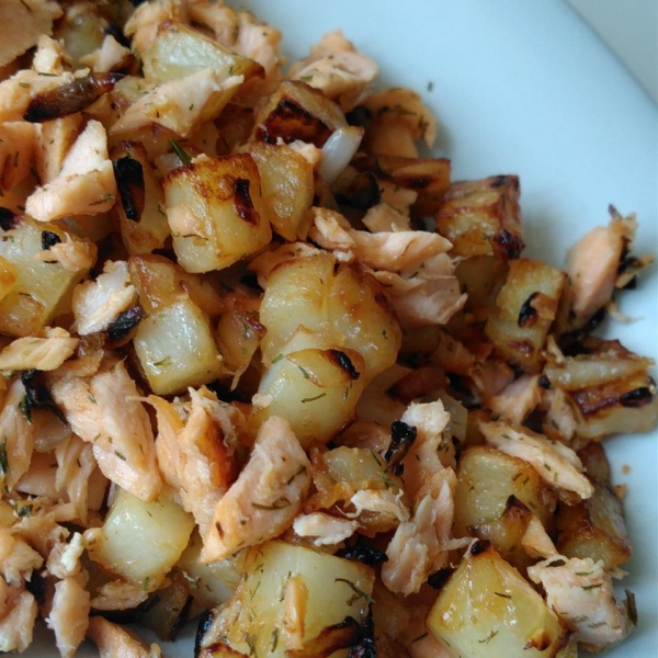 Salmon Hash With Potatoes & Dill