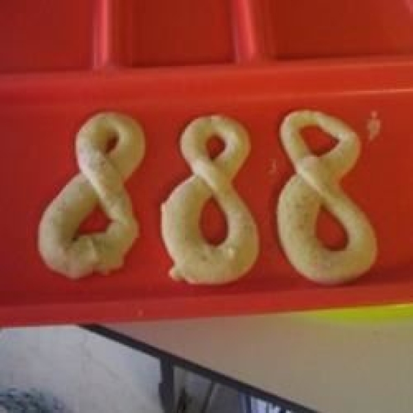 Sour Cream Figure-Eights