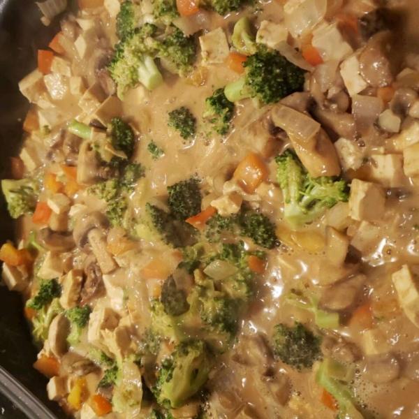 Tofu and Veggies in Peanut Sauce