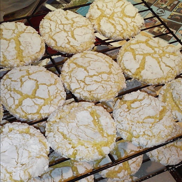 Lemon Snowflake Cookies