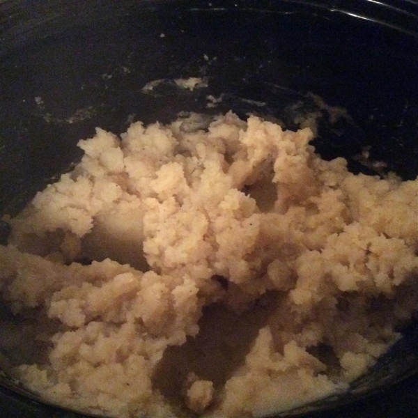 Slow Cooker Garlic Mashed Potatoes