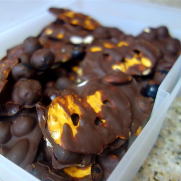Dark Chocolate-Covered Berries, Almonds, and Pretzel Crisps®