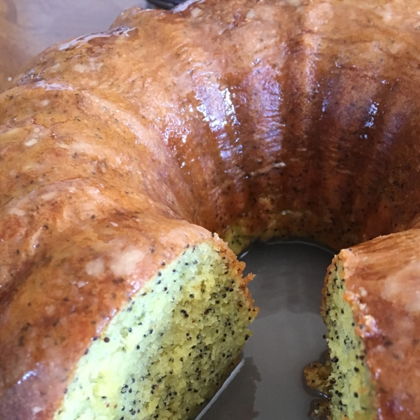 Lemon Poppy Seed Bundt Cake