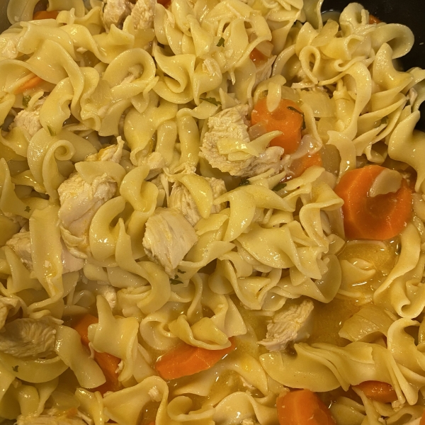 Creamy Buffalo Chicken Noodle Soup