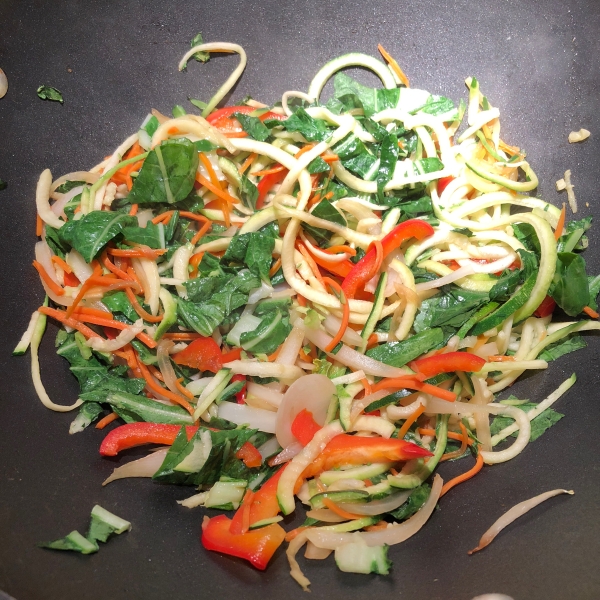 Paleo Teriyaki Stir-Fry Zoodles (Gluten Free)