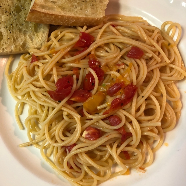 Tomato and Garlic Pasta