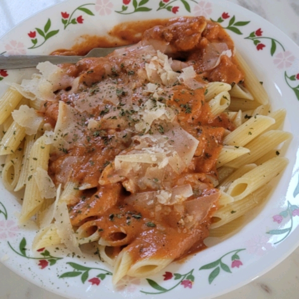 Penne and Vodka Sauce