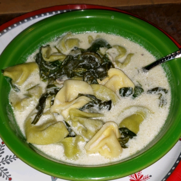 Easy and Quick Chicken Tortellini Soup