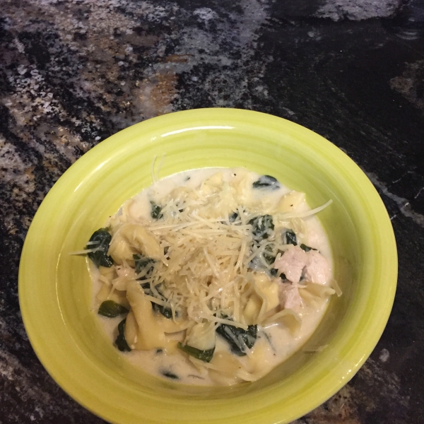 Easy and Quick Chicken Tortellini Soup