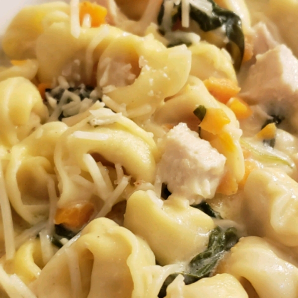 Easy and Quick Chicken Tortellini Soup