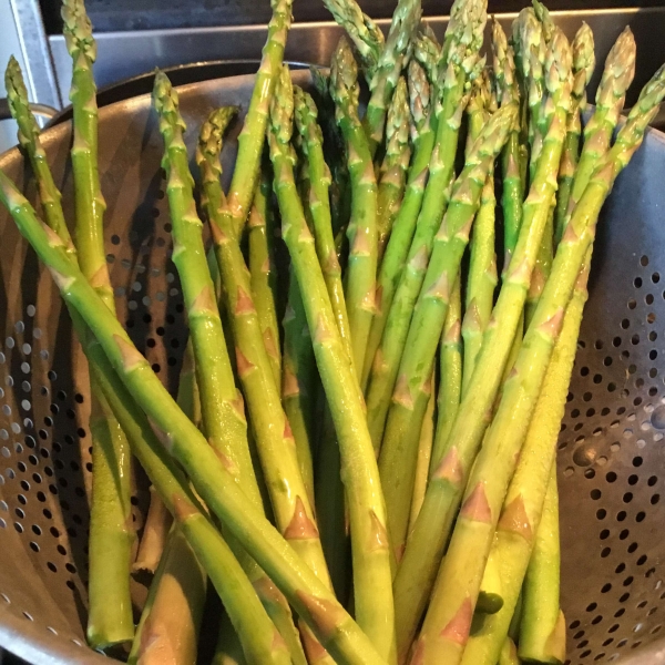 Simply Steamed Asparagus