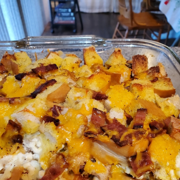 Cheesy Bacon and Egg Brunch Casserole