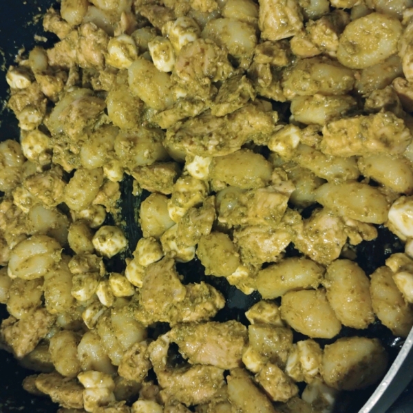 Gnocchi with Chicken, Pesto and Fresh Mozzarella
