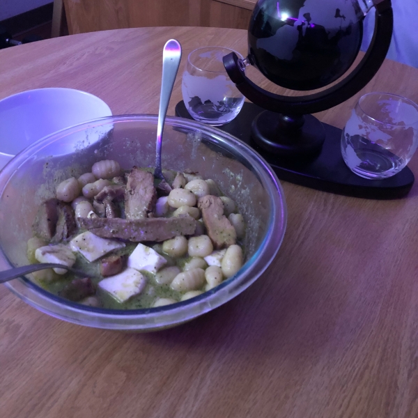 Gnocchi with Chicken, Pesto and Fresh Mozzarella
