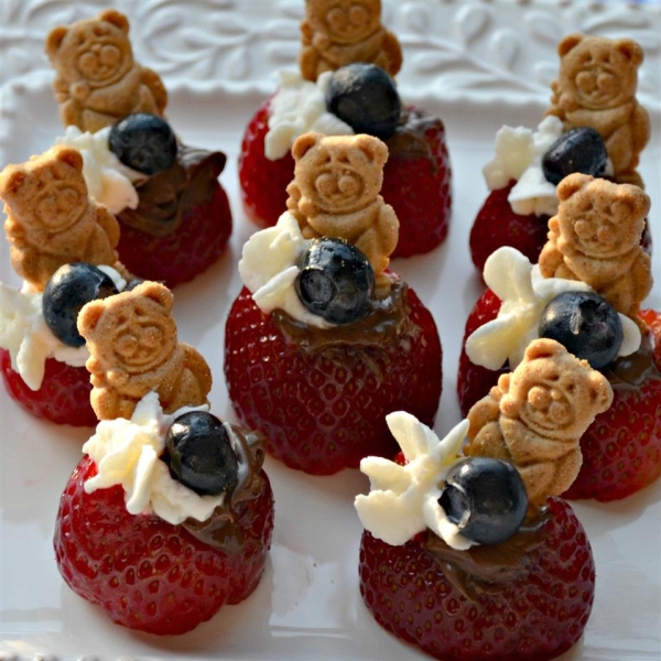 Strawberry Graham Cracker Bites