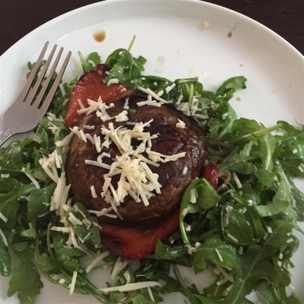 Roasted Portobello, Red Pepper, and Arugula Salad for One