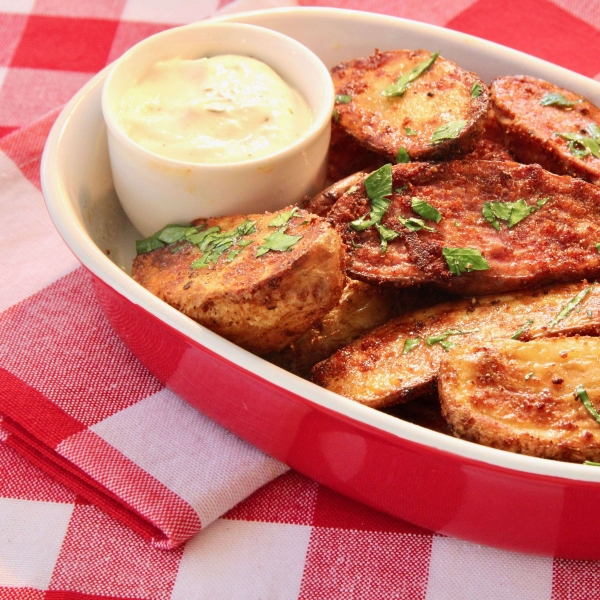 Air Fryer Fingerling Potatoes with Dip