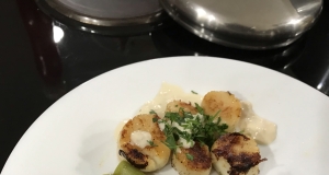 Scallops with White Wine Sauce