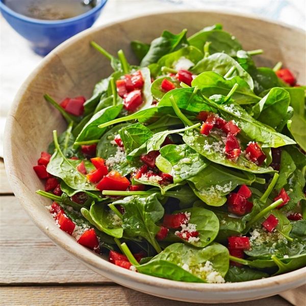 Super Easy Spinach and Red Pepper Salad