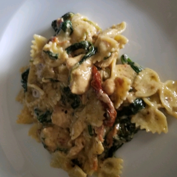 Mascarpone Pasta with Chicken, Bacon and Spinach