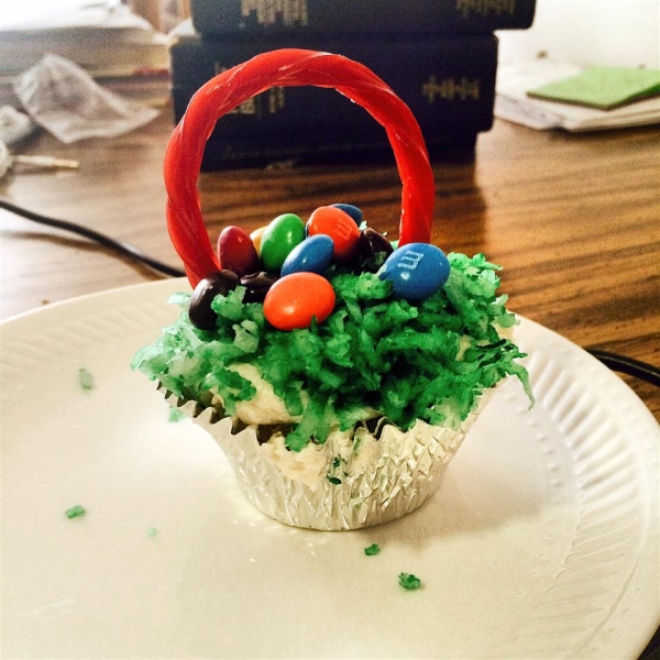 Easter Surprise Cupcakes