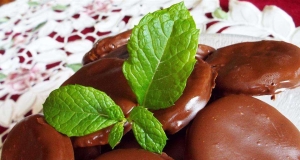 Easy Copycat Thin Mint Cookies