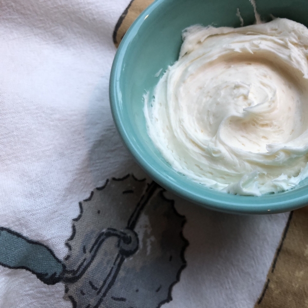 Quick and Easy Vegan Cream Cheese Frosting