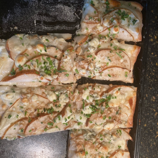 Pear and Gorgonzola Cheese Pizza