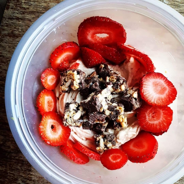 Dessert Yogurt Protein Bowl