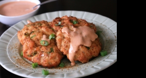 Keto Air Fryer Salmon Cakes with Sriracha Mayo