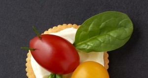 RITZ Creamy Tomato and Spinach Fireflies