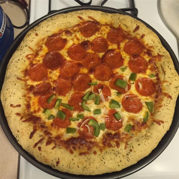 Garlic Lover's Pizza Crust for the Bread Machine