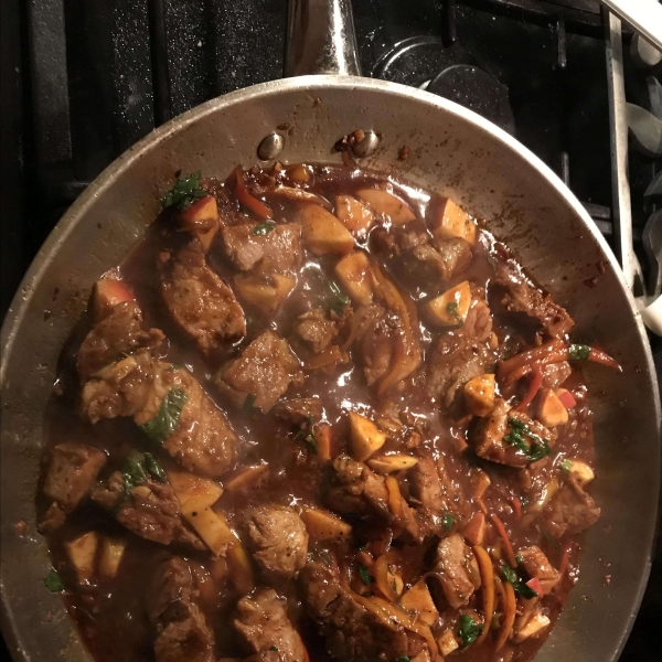 Sweet and Spicy Pork with Apples in Unagi Sauce