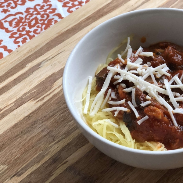 Easy Instant Pot Vegan Low-Carb Spaghetti Squash with Mushroom Ragu
