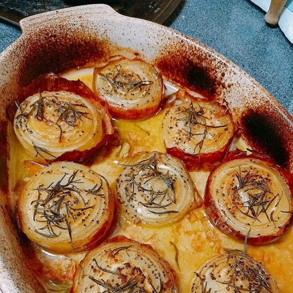 Onions Baked with Rosemary and Cream