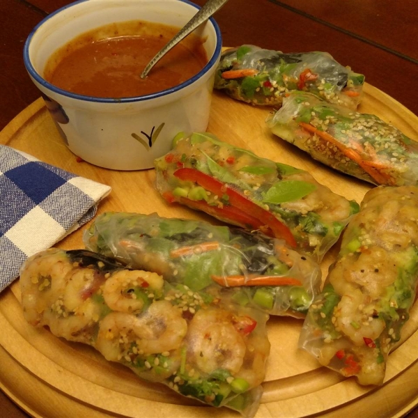 Veggie Spring Rolls with Thai Mango Dipping Sauce
