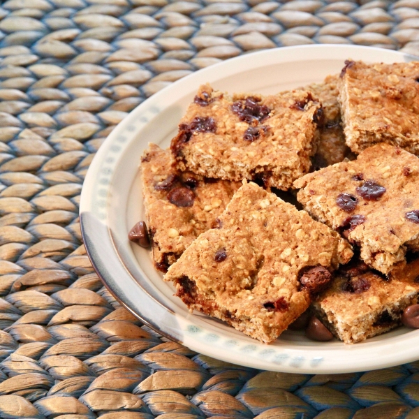 Oatmeal Chocolate Chip Snack Bars