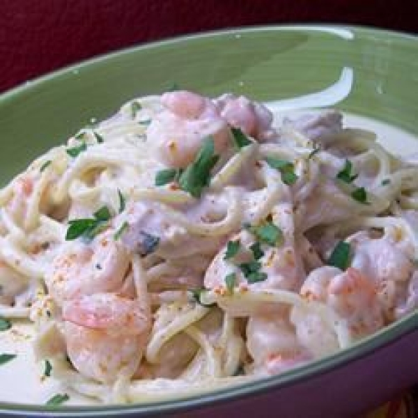 Scrumptious Seafood Linguine
