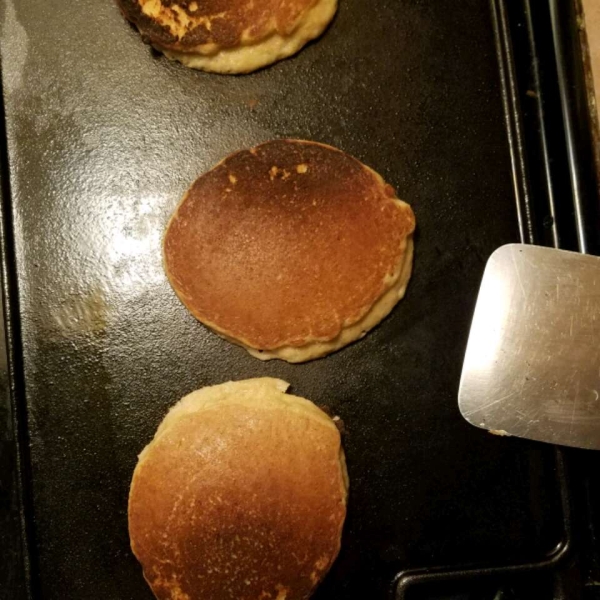 Amazing Almond Flour Pancakes (Gluten-Free and Paleo-Friendly)