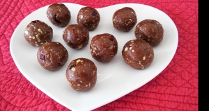 Almond Butter Oatmeal Energy Bites With Mix-Ins