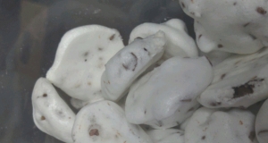 Mom's Chocolate Chip Meringues