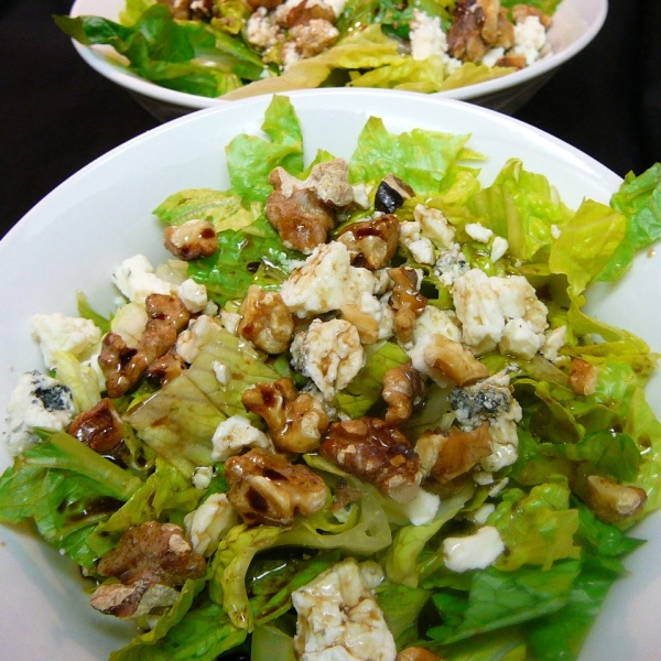 Balsamic Bleu Cheese Salad