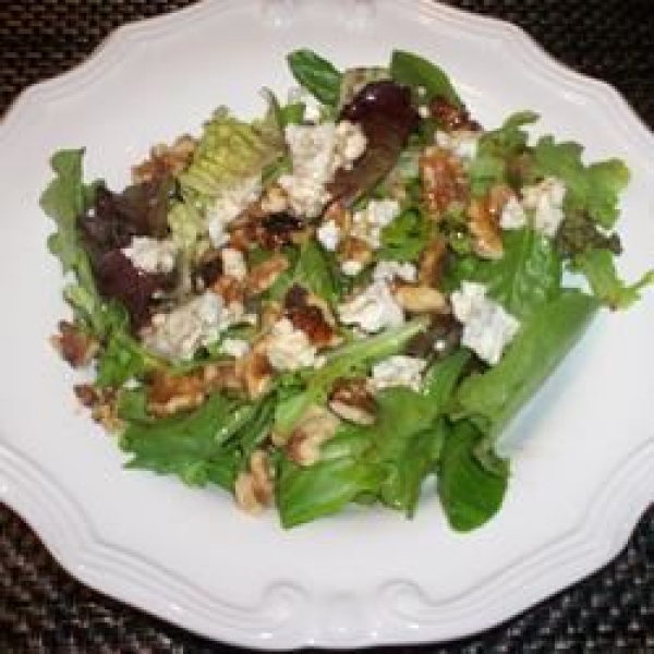 Balsamic Bleu Cheese Salad