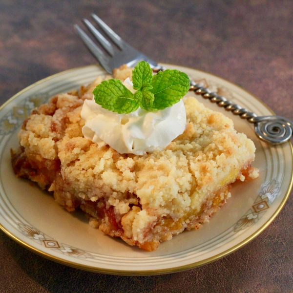Homemade Peach Crumb Bars