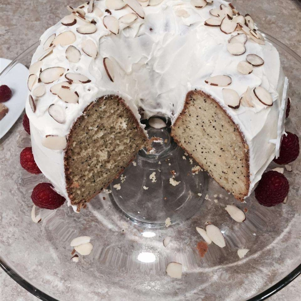 Easy Poppy Seed Bundt Cake