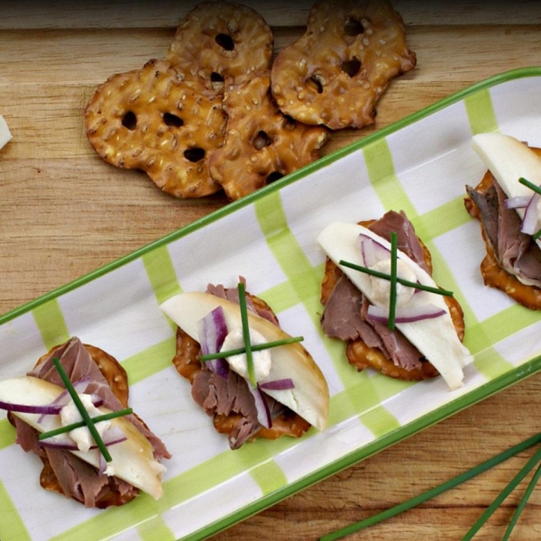 Horsey Beef Pretzel Bites