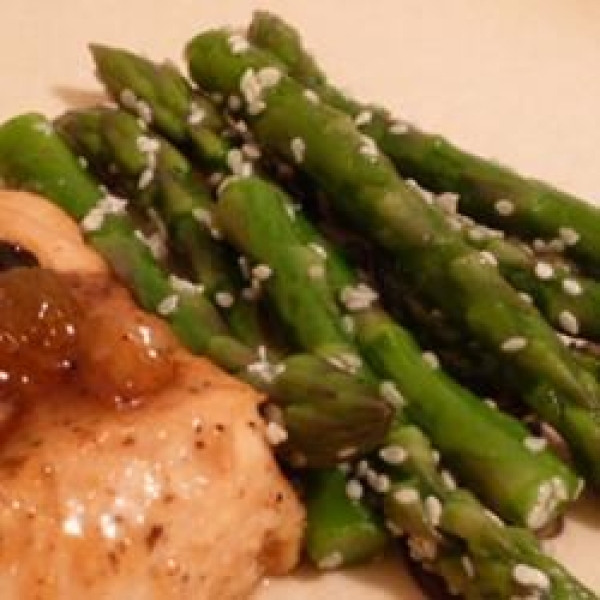 Awesomely Easy Sesame Asparagus