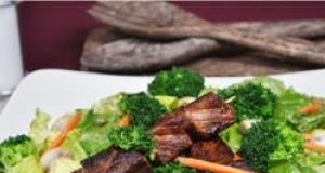 Skewered Steak and Vegetable Salad