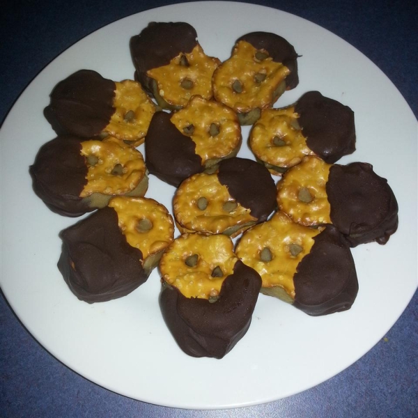 Chocolate and Cookie Dough Pretzel Crisps® Sandwiches